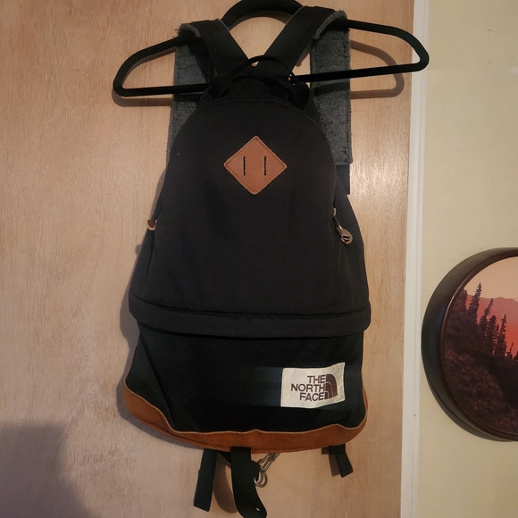 The North Face leather bottom backpack - Picture 1 of 7